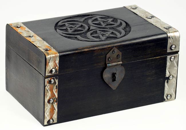 Hecate Triple Pentagram Treasure Chest - Click Image to Close